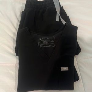 XS women’s scrub set Figs